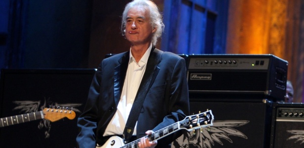 26.nov.2009 - O guitarrista Jimmy Page, ex-membro do Led Zeppelin, durante apresentação no Rock and Roll Hall of Fame - Getty Images