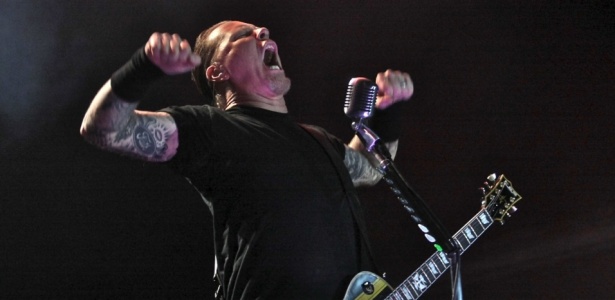 James Hetfield durante show do Metallica no estdio Morumbi, em So Paulo (30/01/2010)