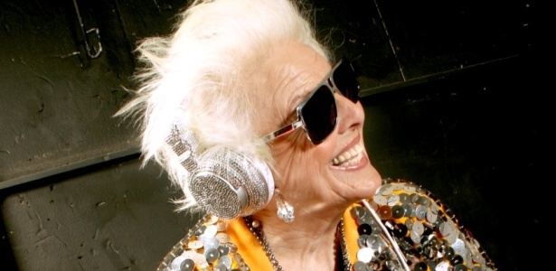 A DJ inglesa de 69 anos Ruth Flowers, conhecida como Mamy Rock - SPOA / Orel Simon - Photos by Marjorie Curty 