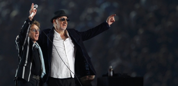 Roger Daltrey e Pete Townshend, do The Who, durante apresentação da banda na final do Super Bowl (07/02/2010)