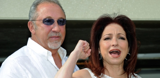 A cantora Gloria Estefan e o marido, o produtor musical Emilio Estefan Jr., em Las Vegas (30/04/2010) - Getty Images