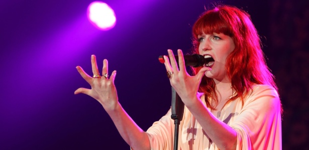 A cantora Florence Welch, do Florence and The Machine, em show no festival da Ilha de Wight, na Inglaterra, em 2010 - Getty Images