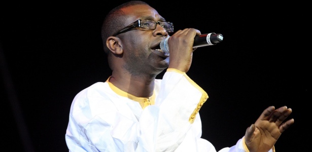 O cantor Youssou N'Dour se apresenta no Africa Rising Festival, no Royal Albert Hall, em Londres (14/10/08)