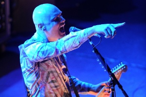 Billy Corgan irá abrir casa de chás em Chicago