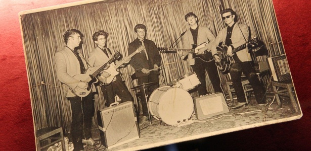 Foto dos Beatles em uma de suas primeras apresentações no clube "Indra" nos anos 60, exposta no museu da "Beatelmanóa" de Hamburgo, na Alemanha (18/08/2010) - EFE
