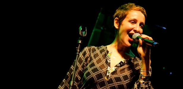 Cantora norte-americana Stacey Kent durante apresentação no Via Funchal, em São Paulo (9/9/2010) - Stephan Solon/Via Funchal