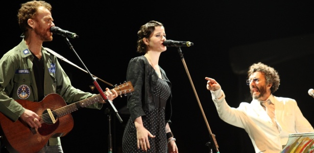 Fito Páez (à dir.), Nando Reis e Ana Cañas dividem palco no Sonidos (24/09/2010)