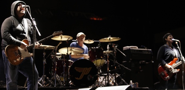 Apresentação da banda norte-americana Pixies no último dia do Festival SWU, em Itu (11/10/2010) - Roberto Setton/UOL