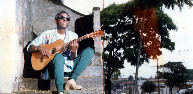 O cantor e compositor paulista Itamar Assumpção posa para foto no bairro da Penha, zona leste de São Paulo - Jorge Araújo/Folhapress