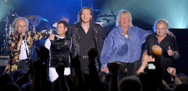 Os integrantes da nova formação do Yes: Steve Howe, Benoît David, Oliver Wakeman, Chris Squire e Alan White (30/06/2009) - Yes/Jerry & Lois Photography