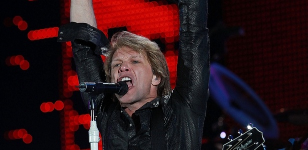 Jon Bon Jovi faz show com o Bon Jovi em Melbourne, no sábado (11/12/2010) - Getty Images