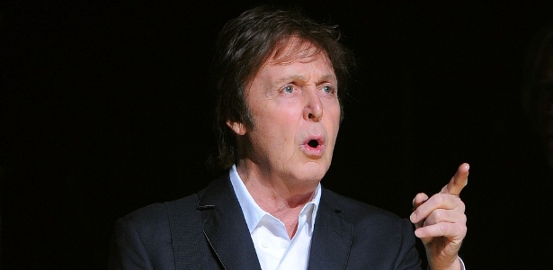 Paul McCartney em apresentação no Teatro Apollo, em Nova York (13/12/2010) - Getty Images