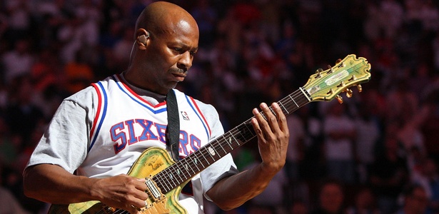 Kevin Eubanks durante apresentação na NBA Playoffs, no Wachovia Center, na Philadelphia (26/04/2009) - Getty Images