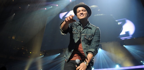 Bruno Mars se apresenta no show "Jingle Ball", em Nova York (10/12/2010) - Getty Images