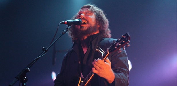 O vocalista e guitarrista Jim James durante show da banda My Morning Jacket no Terminal 5, em Nova York (19/12/2010) - Getty Images