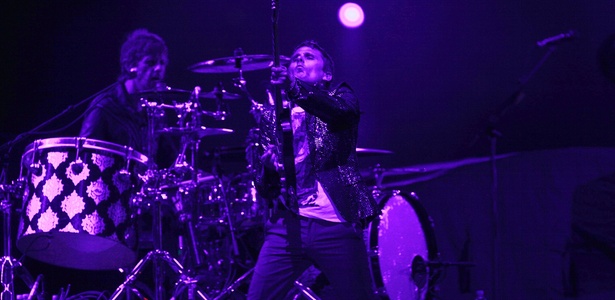 Grupo inglês Muse faz show de abertura para o U2 em São Paulo (09/04/2011)