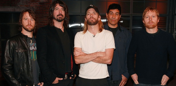 Os integrantes do Foo Fighters durante gravação do programa "Hoppus On Music", em Nova York (12/04/2011)