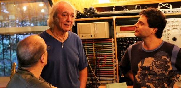 Erasmo Carlos recebe o cantor e guitarrista Roberto Frejat - Reprodução/Twitter @ERASMOCARLOSBR