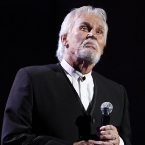 O cantor Kenny Rogers na festa do Dove Awards, em Atlanta, nos EUA (20/4/2011)