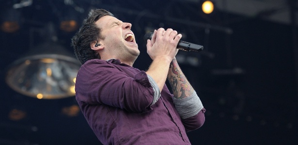 O vocalista Pierre Bouvier, da banda canadense Simple Plan, durante show no festival Pinkpop, na Holanda (11/06/2011) - AFP