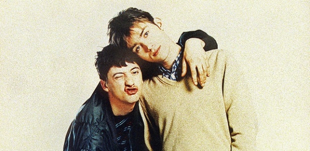 Os músicos Graham Coxon e Damon Albarn em foto de 1999 da banda britânica Blur - Reprodução