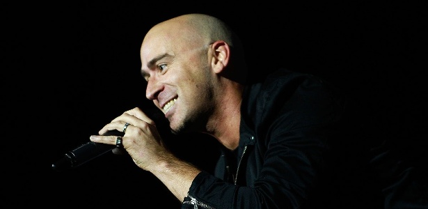 O músico Ed Kowalczyk, ex-integrante do Live, em apresentação da turnê do álbum "Alive" no HSBC Brasil, em São Paulo (30/06/2011)  - Taiz Dering/Divulgação