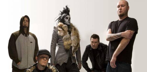 A banda norte-americana Limp Bizkit, liderada por Fred Durst - Divulgação