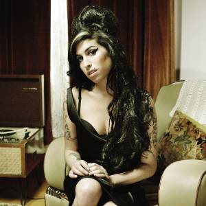 A cantora Amy Winehouse (1983-2011) em foto de divulgação - Divulgação/Universal
