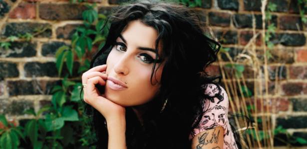 A cantora britnica Amy Winehouse (1983-2011) em imagem de divulgao