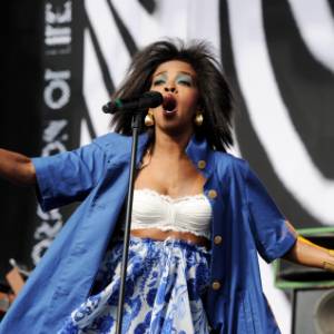 Lauryn Hill se apresenta no festival L.A. Rising, nos Estados Unidos (30/07/2011)