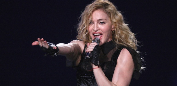 Madonna durante show da turnê Sticky And Sweet  em Londres (4/7/2009) - Gareth Cattermole/Getty Images