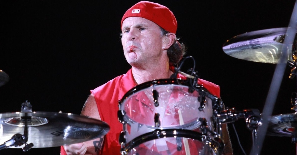 O baterista do Red Hot Chili Peppers, Chad Smith, feriu o lábio durante apresentação da banda no Rock In Rio (24/09/2011)