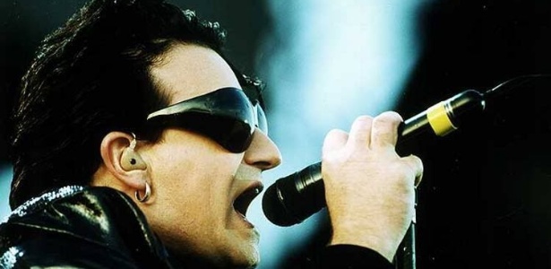 Bono e os óculos "mosca" que vêm em box que celebra 20 anos do álbum "Achtung Baby" - Reprodução