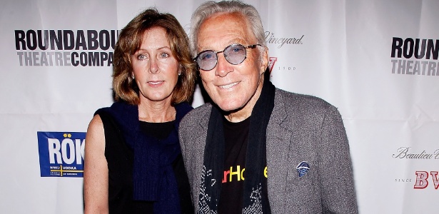 Andy Williams e sua mulher Debbie Meyer na estreia de "The People In The Picture", em NY (28/04/2011) - Getty Images