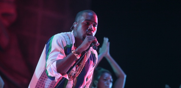 Kanye West canta no SWU - Ricardo Lima/UOL