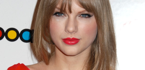 Taylor Swift foi eleita a mulher do ano segundo a revista "Billboard"; premiação aconteceu em Nova York (02/12/2011)