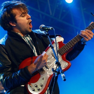 O guitarrista Justin Young em show do The Vaccines no Isle of Wight Festival, na Inglaterra (11/06/2011) - Getty Images