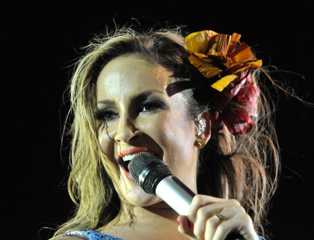 Claudia Leitte canta na primeira noite do Festival de Verão de Salvador 2012 - João Alvarez-UOL