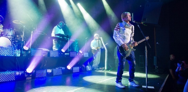 O cantor Nick Carter, do Backstreet Boys, dedica música à irmã morta, durante show em Nova York (2/2/2012) - Getty Images