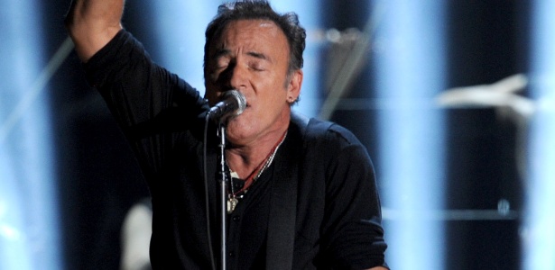 Bruce Springsteen se apresenta na abertura do Grammy 2012 no Staples Center, em Los Angeles (12/02/2012)