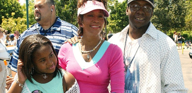 Whitney Houston, Bobbi Brown ainda na época de casados, com a filha Bobbi Kristina (7/8/2004)