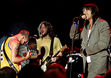 O grupo Red Hot Chili Peppers, atrao principal do sbado em Coachella